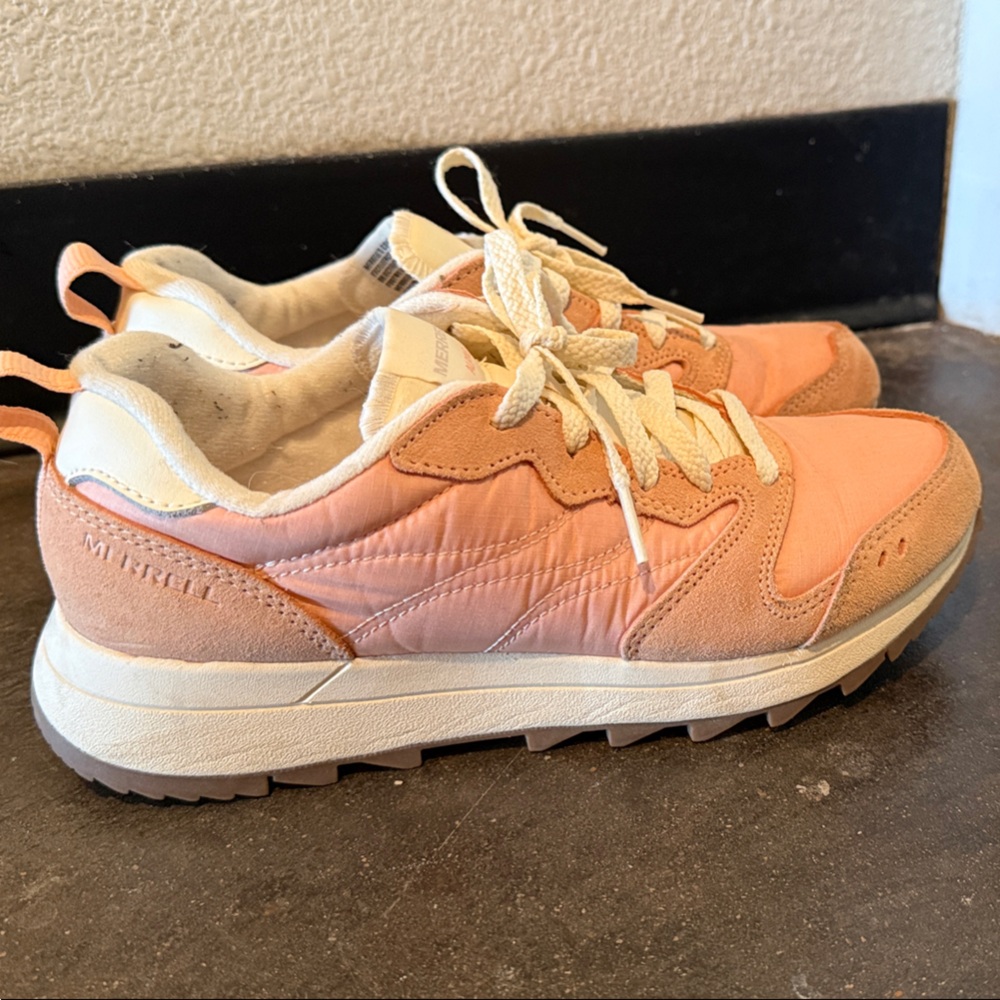 Merrell Women's Peach and Tan Sneakers